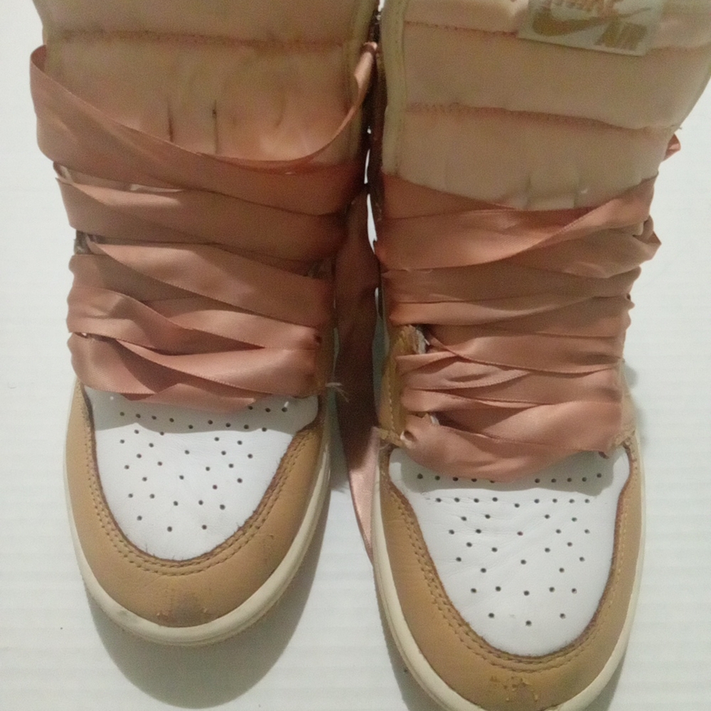 Jordan 1 Stylish Women's Sneakers inTan size 7.5